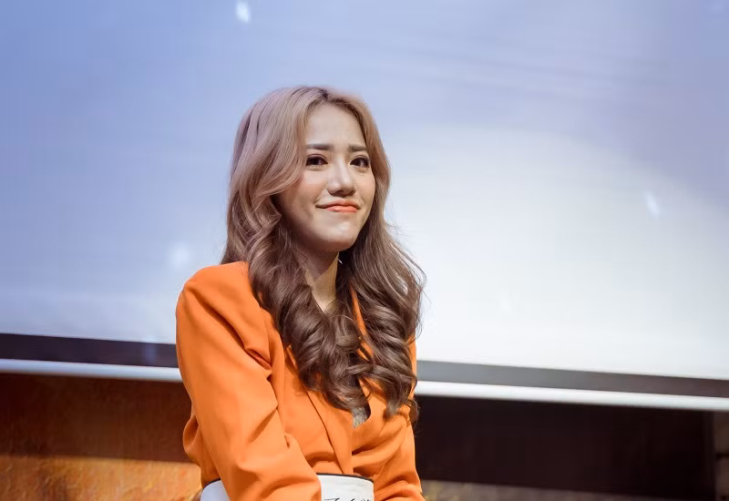 Ca sĩ Phùng Khánh Linh ra mắt MV “Chỉ còn lại hai ta” -0