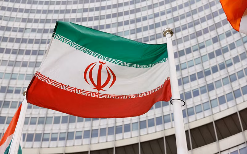 Cờ của Iran trước trụ sở IAEA tại Vienna, Aó, năm 2021. (Ảnh: Reuters)