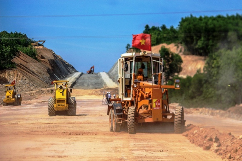 Thi công đường cao tốc bắc-nam đoạn Cam Lộ - La Sơn. Chọn nhà thầu tốt nhất làm cao tốc bắc - nam -0