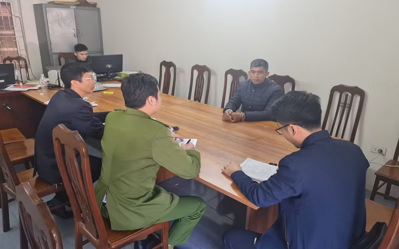 Đối tượng Lý Văn Việt tại cơ quan công an.