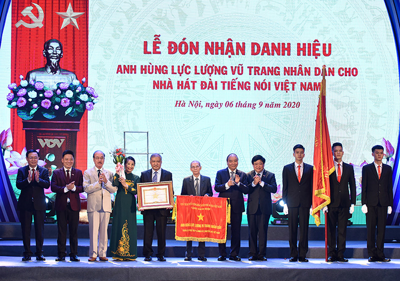 Ảnh: TRẦN HẢI Thủ tướng Nguyễn Xuân Phúc dự Lễ kỷ niệm 75 năm thành lập Đài Tiếng nói Việt Nam -0