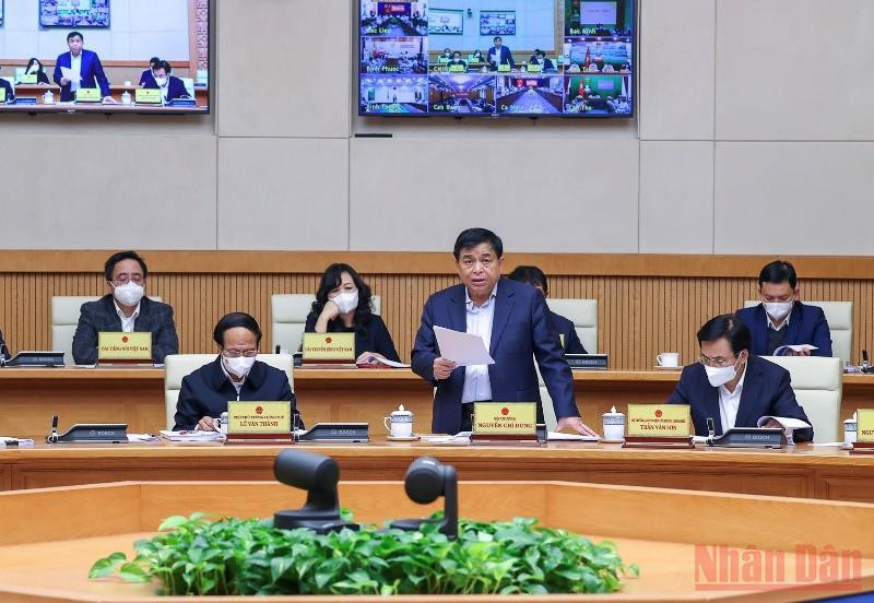 Bộ trưởng Kế hoạch và Đầu tư Nguyễn Chí Dũng trình bày báo cáo. Công tác quy hoạch phải đi trước một bước, sát thực tế, khả thi, phát huy mọi tiềm năng, lợi thế -0