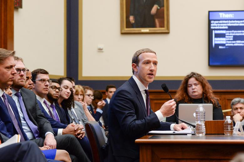 CEO Facebook Mark Zuckerberg trong một phiên điều trần tại Washington, Mỹ năm 2019. (Ảnh: Reuters) Ngày càng khó để tin rằng Facebook về cơ bản là một điều tốt đẹp cho xã hội -0