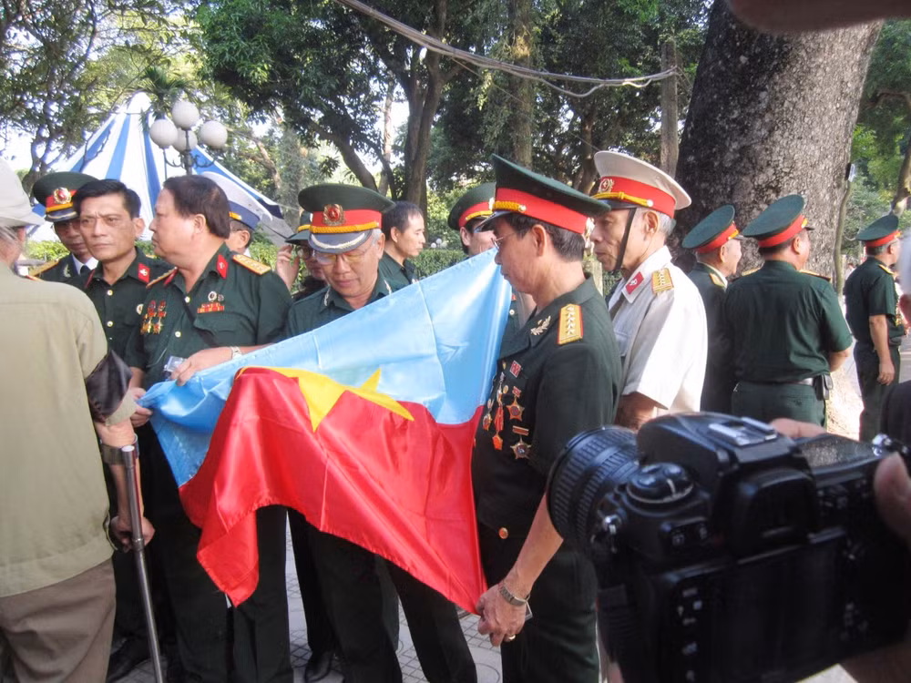 Triển lãm thơ diễn ca lịch sử “Theo dấu chân Đại tướng” nhân kỷ niệm 110 năm ngày sinh Đại tướng Võ Nguyên Giáp -7