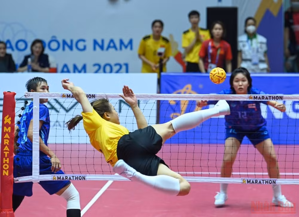 Người hâm mộ phấn khích với màn trình diễn của cầu mây nữ Việt Nam -0