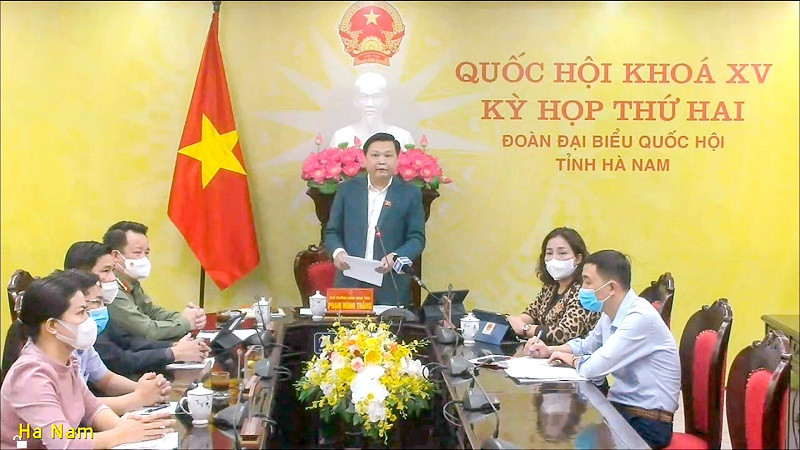 Đại biểu Phạm Hùng Thắng (đoàn đại biểu Quốc hội tỉnh Hà Nam) thảo luận trực tuyến tại điểm cầu Hà Nam. (Ảnh: quochoi.vn) Bổ sung đối tượng khen thưởng, hướng về cơ sở -0