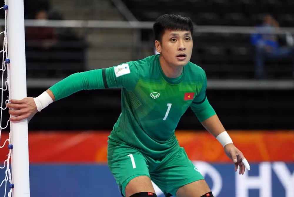 Hồ Văn Ý lọt Top 10 thủ môn futsal hay nhất thế giới năm 2021. (Ảnh: Getty)
