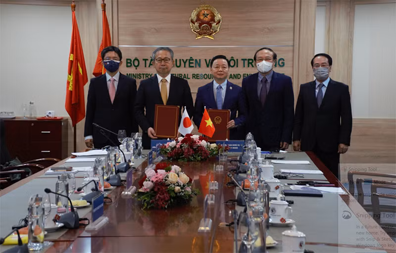 Lễ ký kết Bản ghi nhớ hợp tác về tăng trưởng carbon thấp giữa Việt Nam và Nhật Bản cho giai đoạn 2021-2030. (Ảnh: Monre)