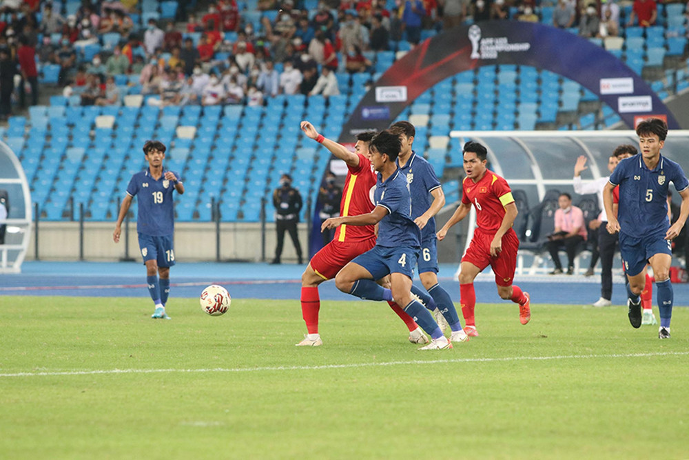 U23 Việt Nam thi đấu quả cảm trước Thái Lan. (Ảnh: VFF) Đả bại Thái Lan, U23 Việt Nam vô địch giải U23 Đông Nam Á 2022 -0