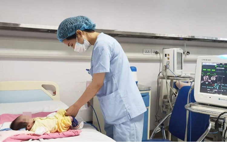 Cứu sống bé sơ sinh mắc bệnh lý tim bẩm sinh phức tạp
