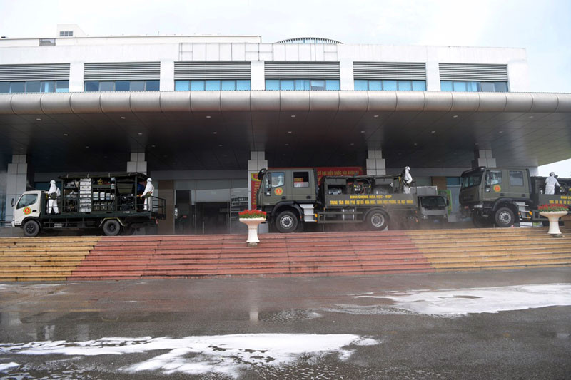 Tổng diện tích phun khử khuẩn là 150.000 m2, gồm khuôn viên bệnh viện, nhà tiếp đón, sảnh tiếp đón khác, khu bảo vệ, khu khám chữa bệnh, khoa cấp cứu và nhà để xe của bệnh viện. Phun khử khuẩn, tiêu độc Bệnh viện Bệnh Nhiệt đới Trung ương cơ sở Kim Chung -0