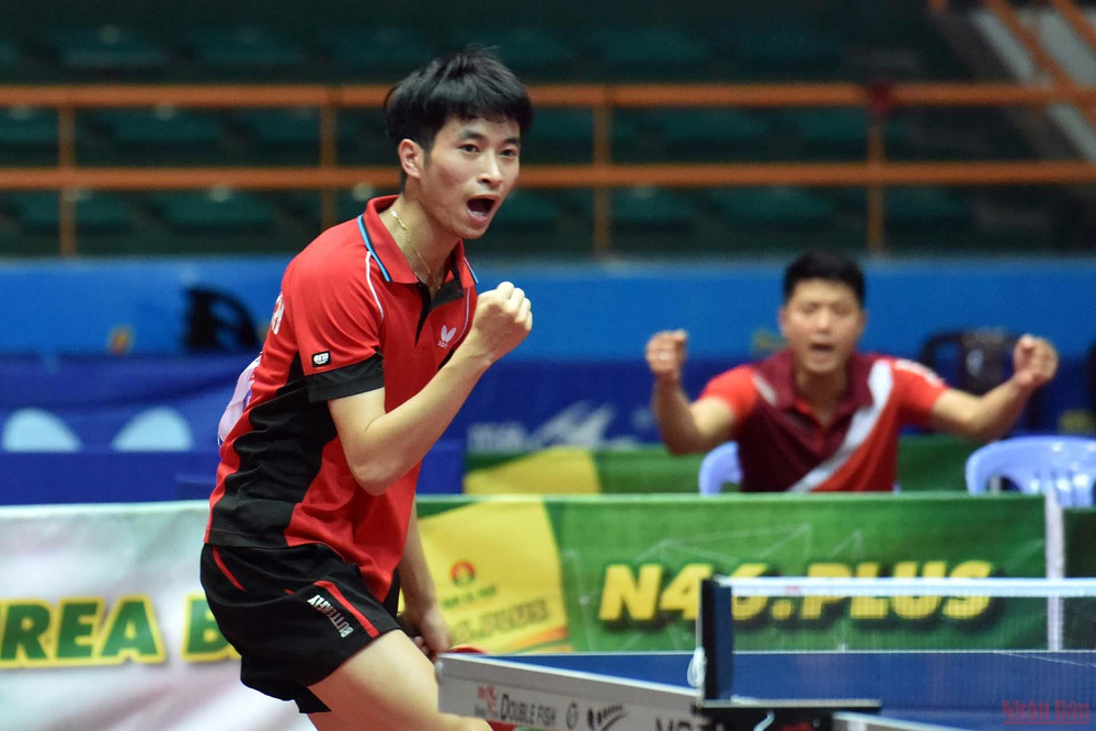 Đoàn Bá Tuấn Anh (VICEM Hoàng Thạch Hải Dương) ăn mừng chiến thắng trong trận chung kết nội dung đơn nam. Dấu ấn những mùa giải thành công -0