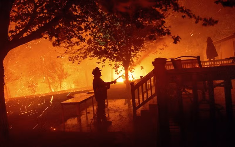 California trong vòng vây của “giặc lửa” -4