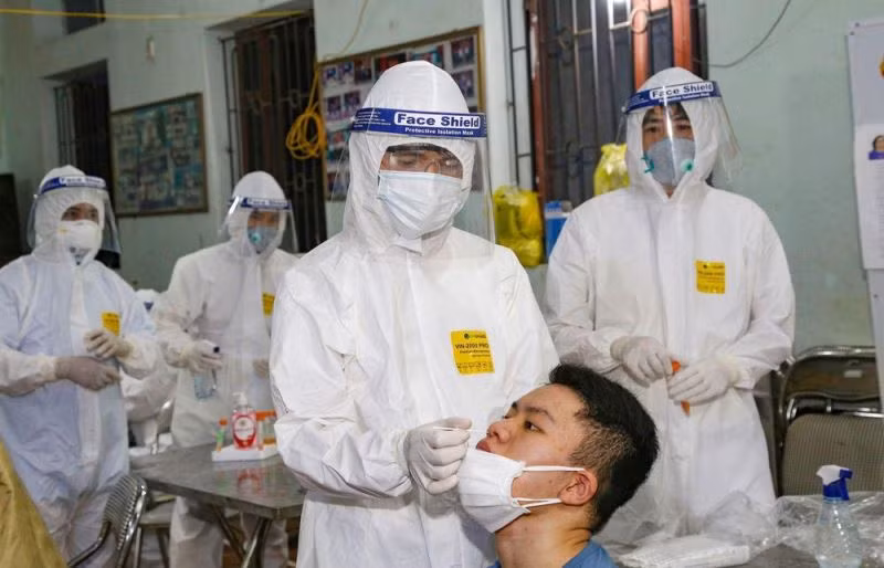 “Đêm trắng” nơi tuyến đầu chống dịch -0