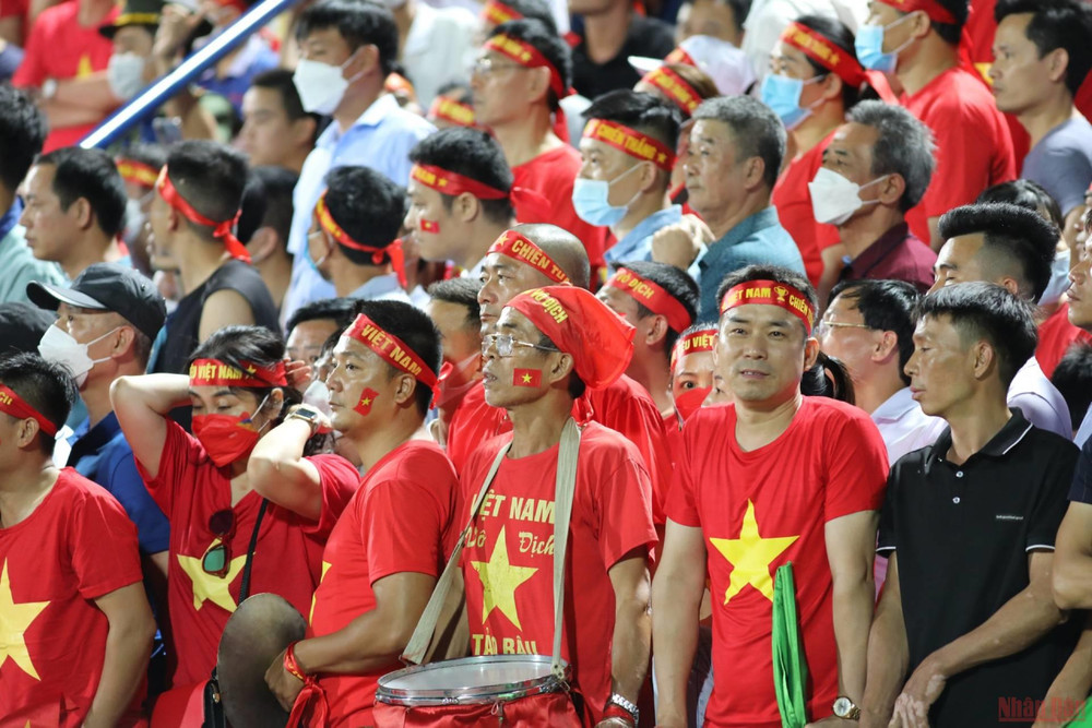 Khán giả tỏ rõ sự sốt ruột khi U23 Việt Nam chưa có bàn thắng. (Ảnh: Khiếu Minh) Nhìn lại chiến thắng kịch tính 1-0 của U23 Việt Nam trước U23 Myanmar -0
