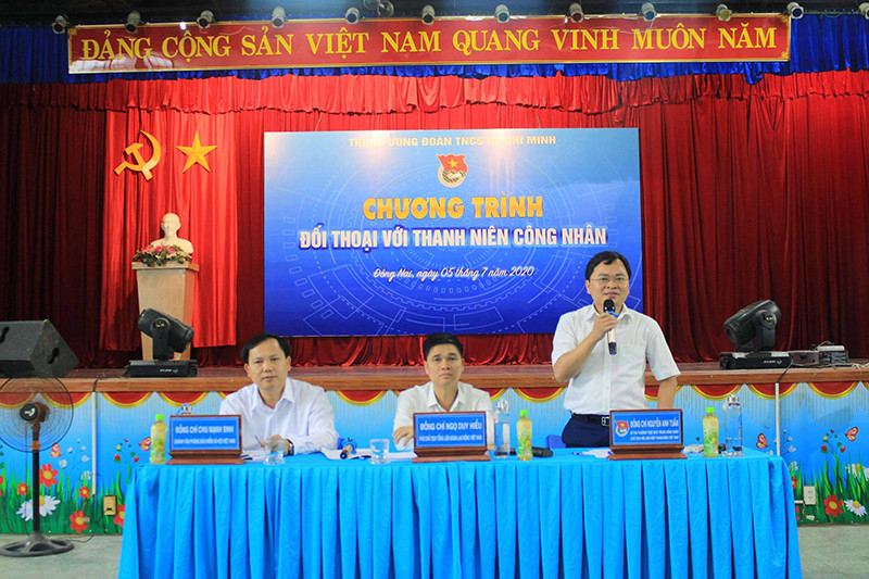 Bí thư Thường trực T.Ư Đoàn TNCS Hồ Chí Minh Nguyễn An Tuấn trả lời tại buổi đối thoại với thanh niên công nhân. Khai mạc liên hoan người thợ trẻ giỏi toàn quốc lần thứ 11 -0