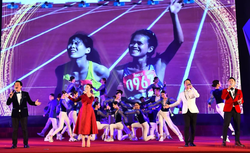 Lễ xuất quân Đoàn Thể thao Việt Nam tham dự SEA Games 31 được tổ chức nhằm khơi dậy tinh thần, khát vọng cống hiến cũng như cổ vũ các vận động viên, huấn luyện viên đạt thành tích cao nhất trong những ngày tranh tài tại SEA Games 31. Đoàn thể thao Việt Nam xuất quân tham dự SEA Games 31 -0