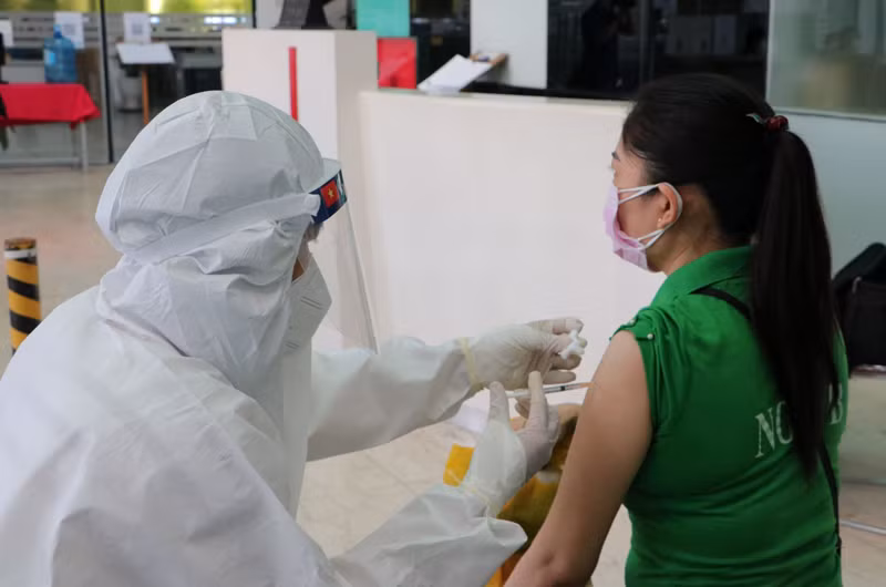 Hàng nghìn công nhân Đồng Nai tiêm vaccine Sinopharm -5