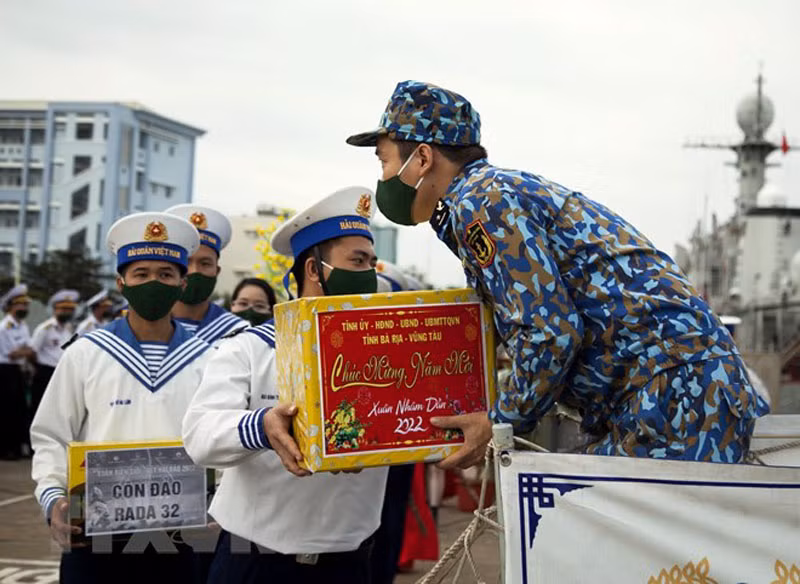 Mang hương vị Tết đất liền ra các 