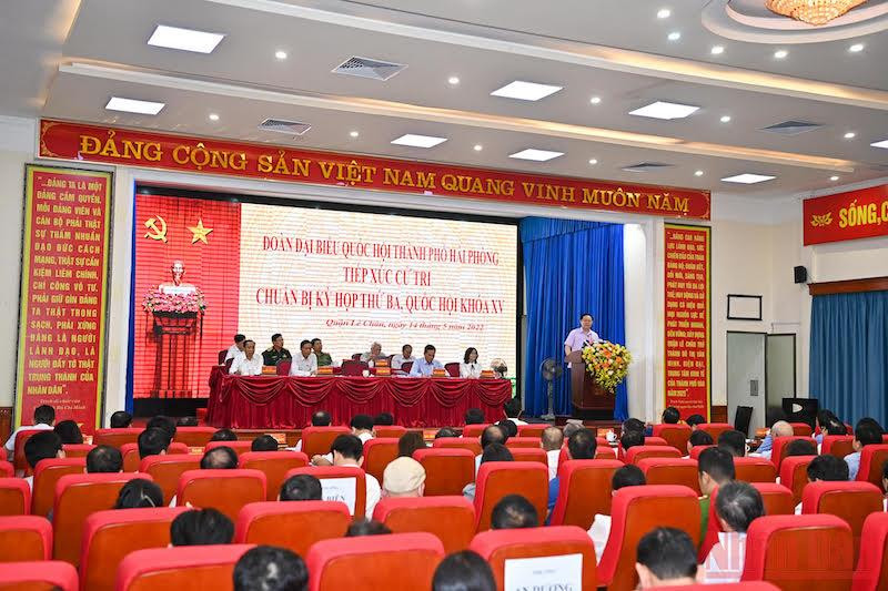 Chủ tịch Quốc hội Vương Đình Huệ cùng các đại biểu Quốc hội thành phố Hải Phòng tại hội nghị. (Ảnh: Duy Linh) Nhiều vấn nóng, thời sự “quốc kế dân sinh” gửi đến Quốc hội -0