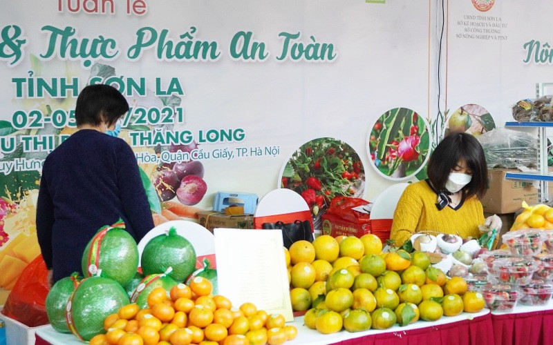 Dâu tây Sơn La được giới thiệu tại sự kiện. Dautaysonla-1638431130625.jpg