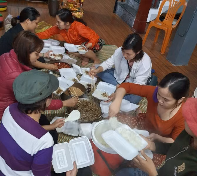 Quảng Bình tập trung toàn lực lo lương thực, nước uống cho người dân vùng lũ -0