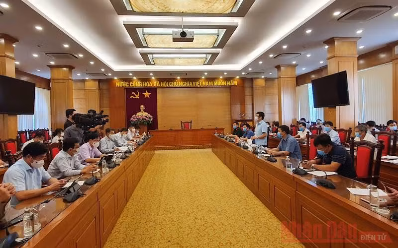 Buổi làm việc giữa tỉnh Vĩnh Phúc và Bộ Y tế chiều 2-5.