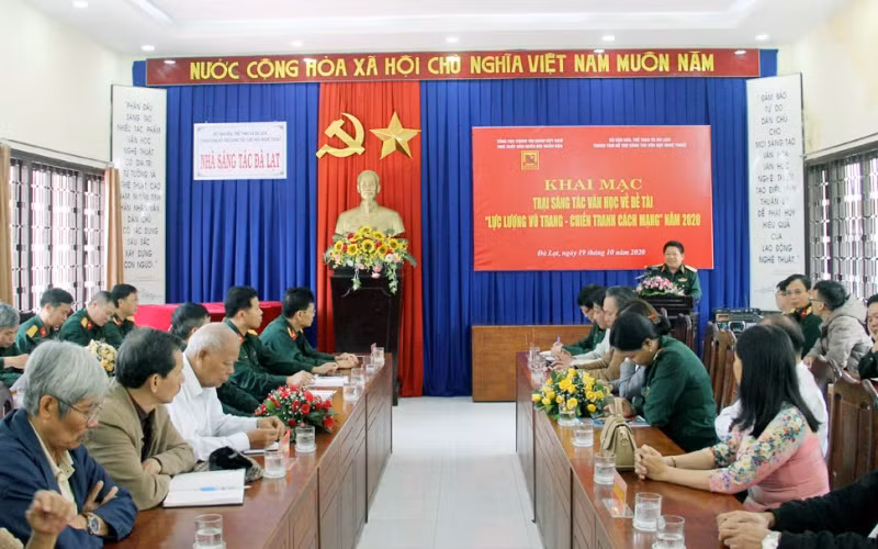 Quang cảnh buổi khai mạc.