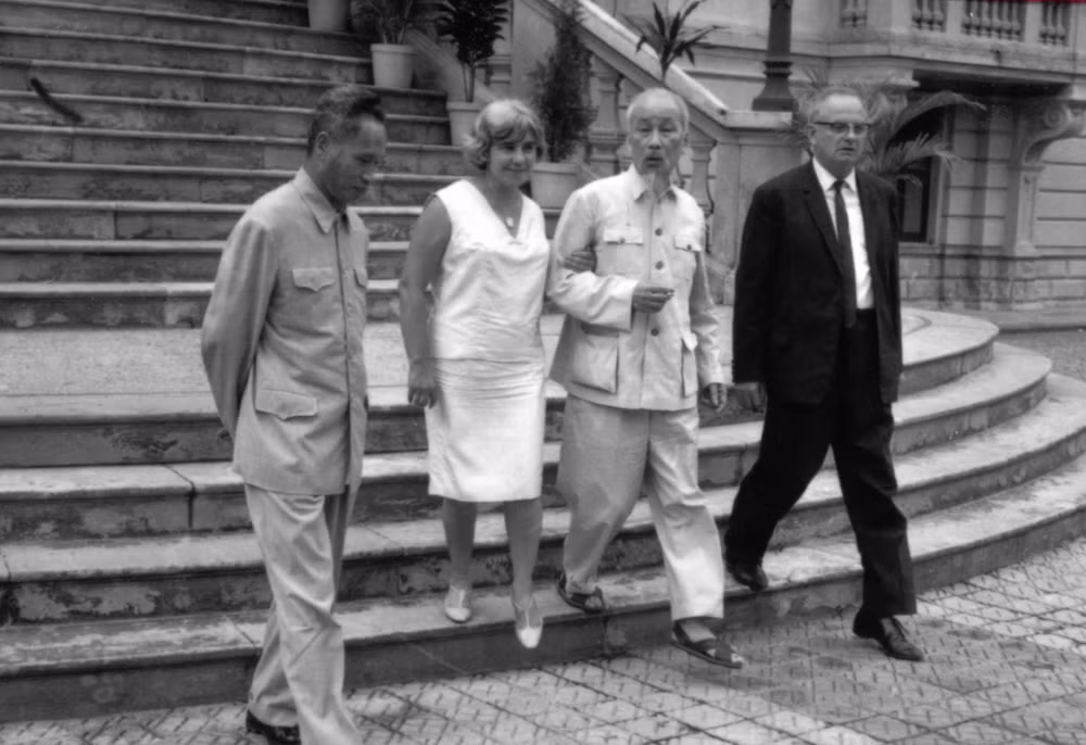 Chủ tịch Hồ Chí Minh với người làm báo Việt Nam và bạn bè quốc tế -0