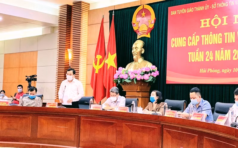 Chánh văn phòng, người phát ngôn của UBND TP Hải Phòng Phạm Hưng Hùng cung cấp thông tin về cưỡng chế thu hồi đất.