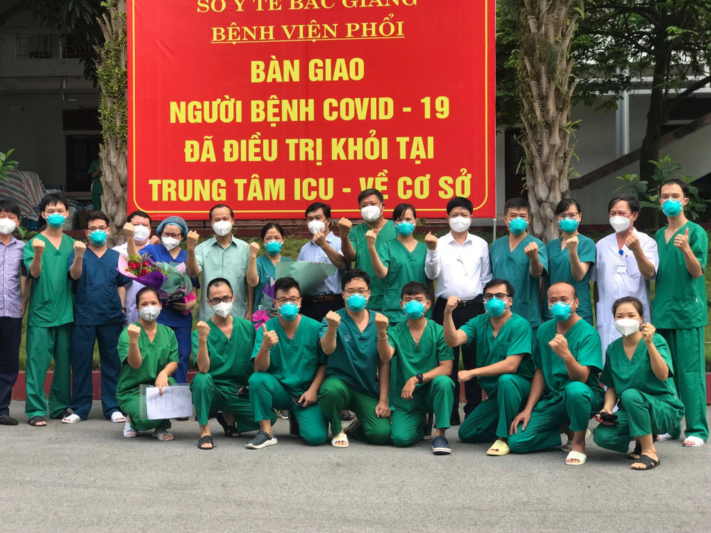 Kỳ tích: Hai bệnh nhân nặng đầu tiên tại Bắc Giang khỏi bệnh ảnh 2 Kỳ tích: Hai bệnh nhân nặng đầu tiên tại Bắc Giang khỏi bệnh -0