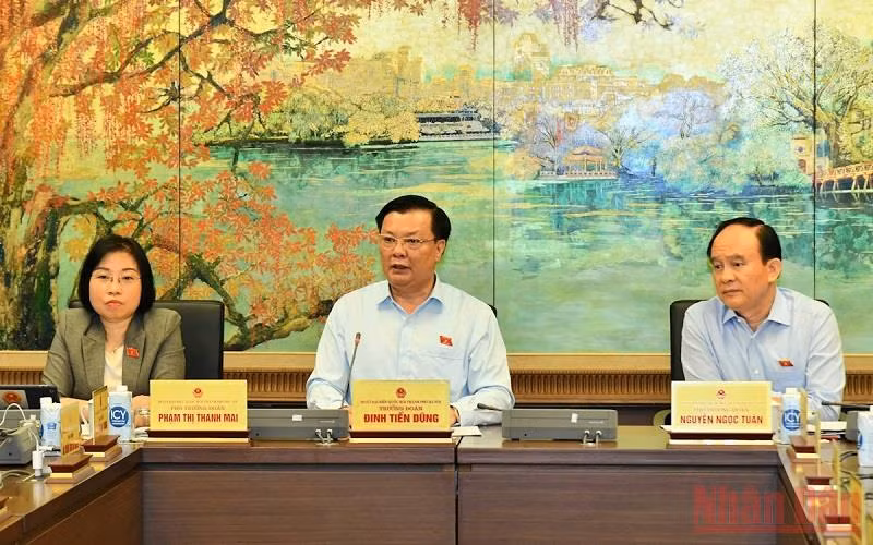 Ủy viên Bộ Chính trị, Bí thư Thành ủy Hà Nội Đinh Tiến Dũng phát biểu tại phiên thảo luận tổ, sáng 6/6. (Ảnh: LINH NGUYÊN)