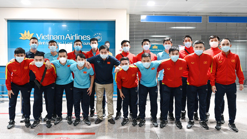 Các thành viên đội tuyển futsal Việt Nam có kỳ World Cup đáng nhớ. (Ảnh: VFF) Đội tuyển futsal Việt Nam về nước, bắt đầu cách ly y tế -0