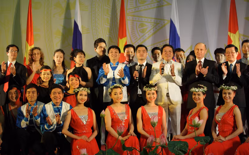 Cánh chim đầu đàn của nghệ thuật ca múa nhạc nước nhà -0