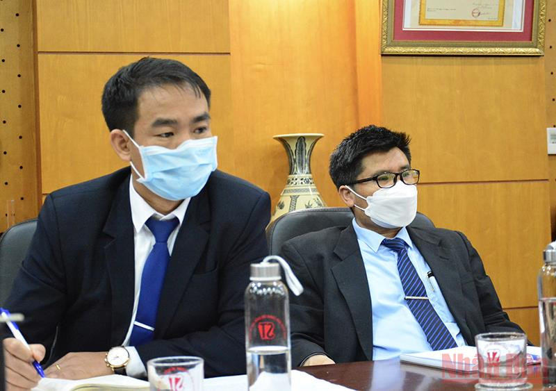 Các đại biểu Lào dự hội nghị tại điểm cầu Nhà xuất bản Chính trị quốc gia Sự thật. Xuất bản 61 đầu sách tiếng Lào tặng phía bạn Lào trong giai đoạn 2018-2021 -0