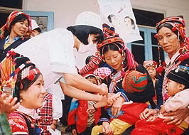 Chăm lo sức khỏe người nghèo