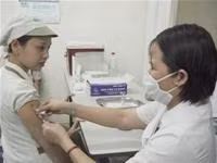 Ba trẻ bị tai biến do tiêm vaccine phòng sởi - quai bị - rubella