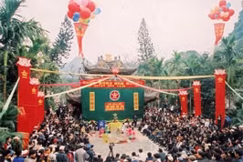 Lễ hội chùa Hương.