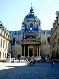 Khuôn viên
Trường ĐH Sorbonne, Pháp.