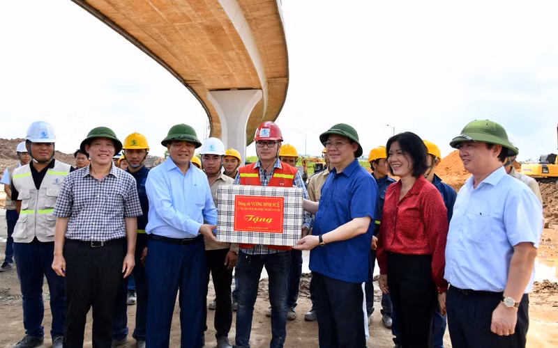 Hà Nội phấn đấu hoàn thành nhiều công trình giao thông trọng điểm trong quý III-2020 -0