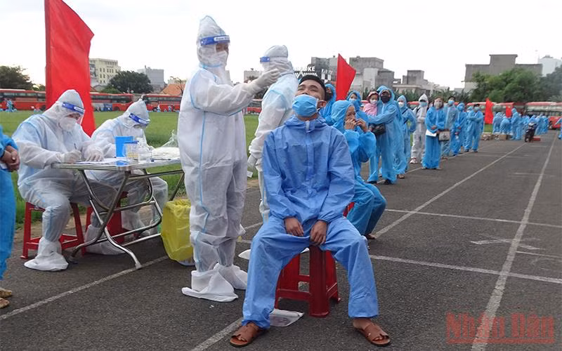 Phú Yên xét nghiệm, giám sát, theo dõi sức khỏe đối với những người trở về từ địa phương, khu vực nguy cơ rất cao, nguy cơ cao.