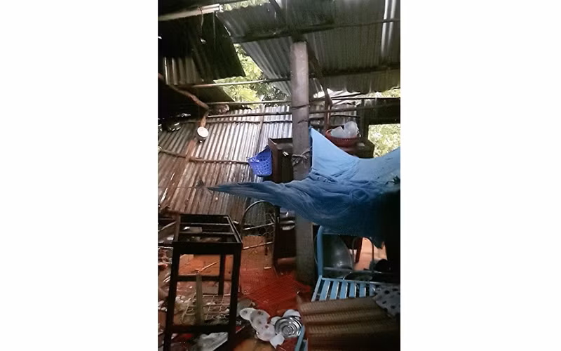 Chỉ trong tháng 9, lốc xoáy đã gây sập và tốc máy 133 căn nhà của người dân ở huyện Long Hồ (tỉnh Vĩnh Long). 