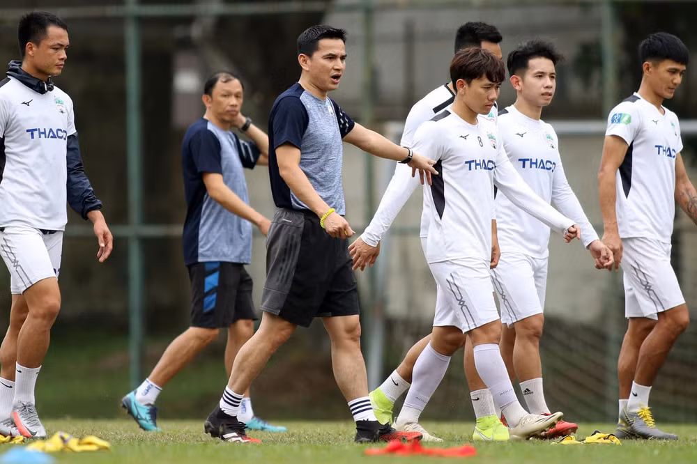 Sài Gòn FC khẳng định sức mạnh trước đội bóng của Kiatisak -0