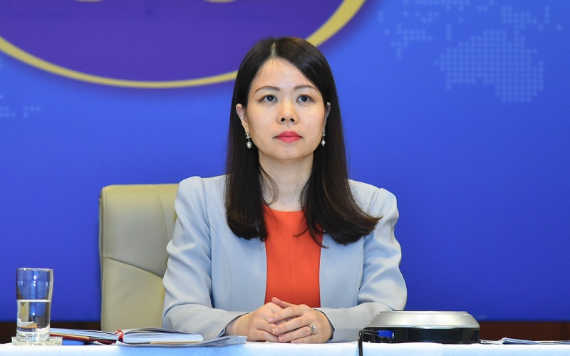 Trợ lý Bộ trưởng, Vụ trưởng Vụ Tổng hợp Kinh tế, Bộ Ngoại giao Nguyễn Minh Hằng tham dự cuộc họp.