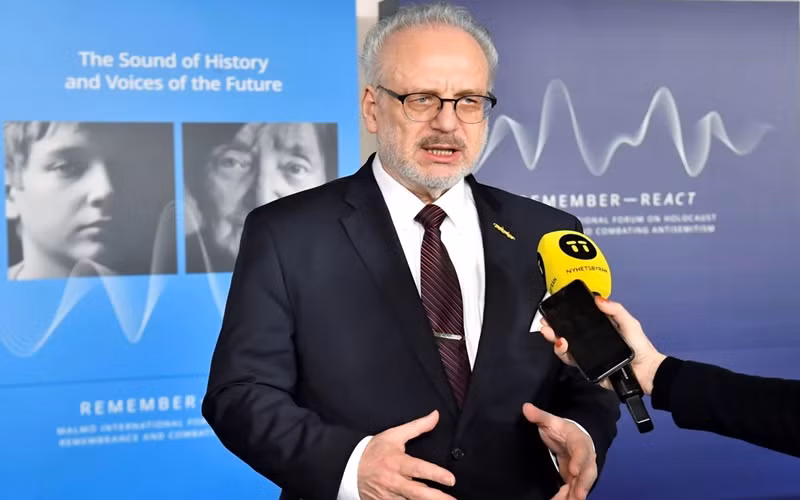 Tổng thống Egils Levits tại Thụy Điển, ngày 13/10. (Ảnh: Reuters)