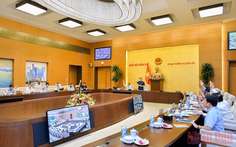 Quang cảnh phiên họp bất thường của Ủy ban Thường vụ Quốc hội, sáng 6/7. (Ảnh: DUY LINH)