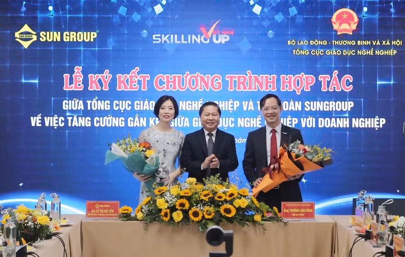 Tập đoàn Sun Group ký hợp tác với Tổng cục Giáo dục nghề nghiệp -0