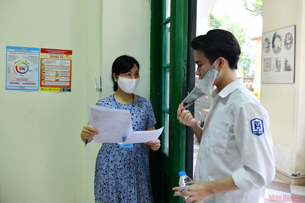 Tại Kỳ thi tốt ngiệp THPT năm 2021. Ảnh: THUỶ NGUYÊN