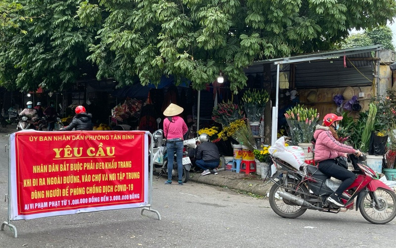 Các chợ dân sinh ở Hải Dương đều thực hiện giãn cách xã hội.