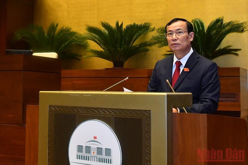 Chủ nhiệm Ủy ban Quốc phòng và An ninh của Quốc hội Lê Tấn Tới trình bày Báo cáo thẩm tra dự án Luật Cảnh sát cơ động. Cần thiết phải xây dựng Luật Cảnh sát cơ động -0